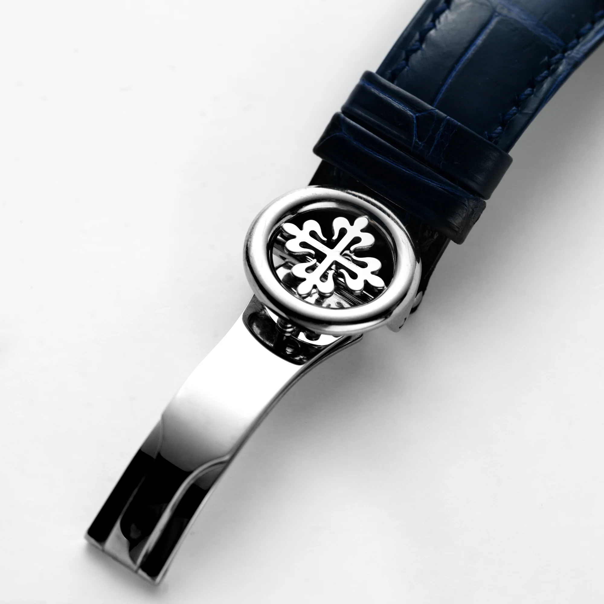 Complications, 5205G - Image 4